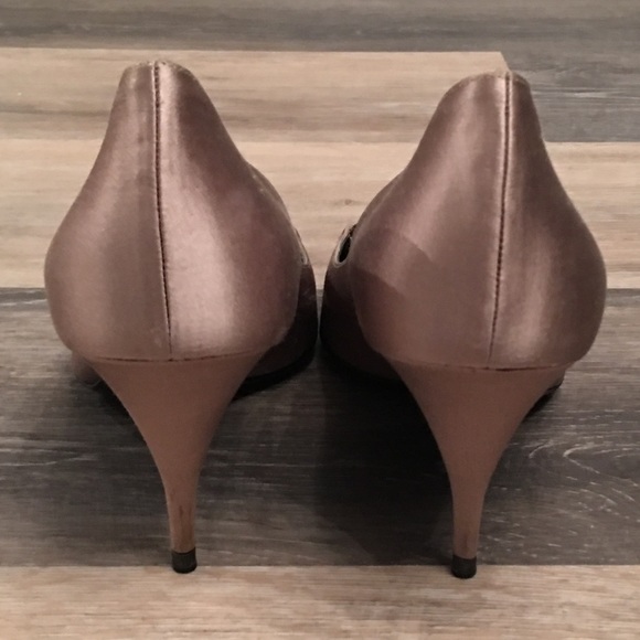 Giorgio Armani Satin Pumps - Picture 5 of 10